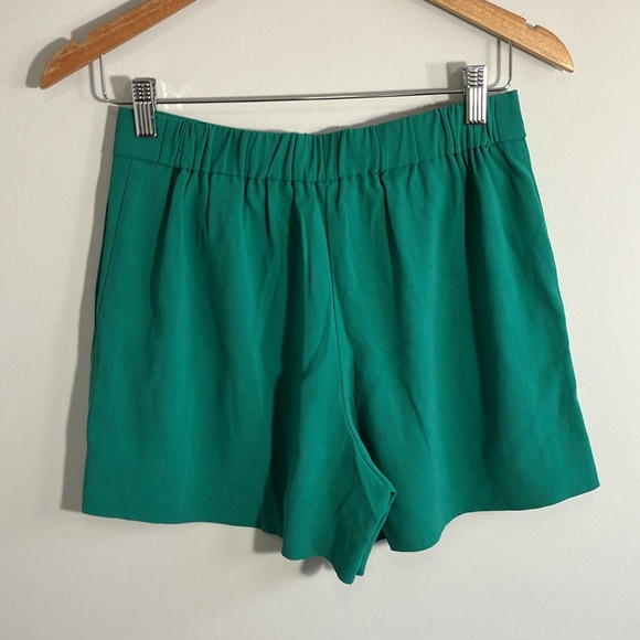 Aritzia Babaton Cohen shorts kelly green size 4 - Picture 3 of 5